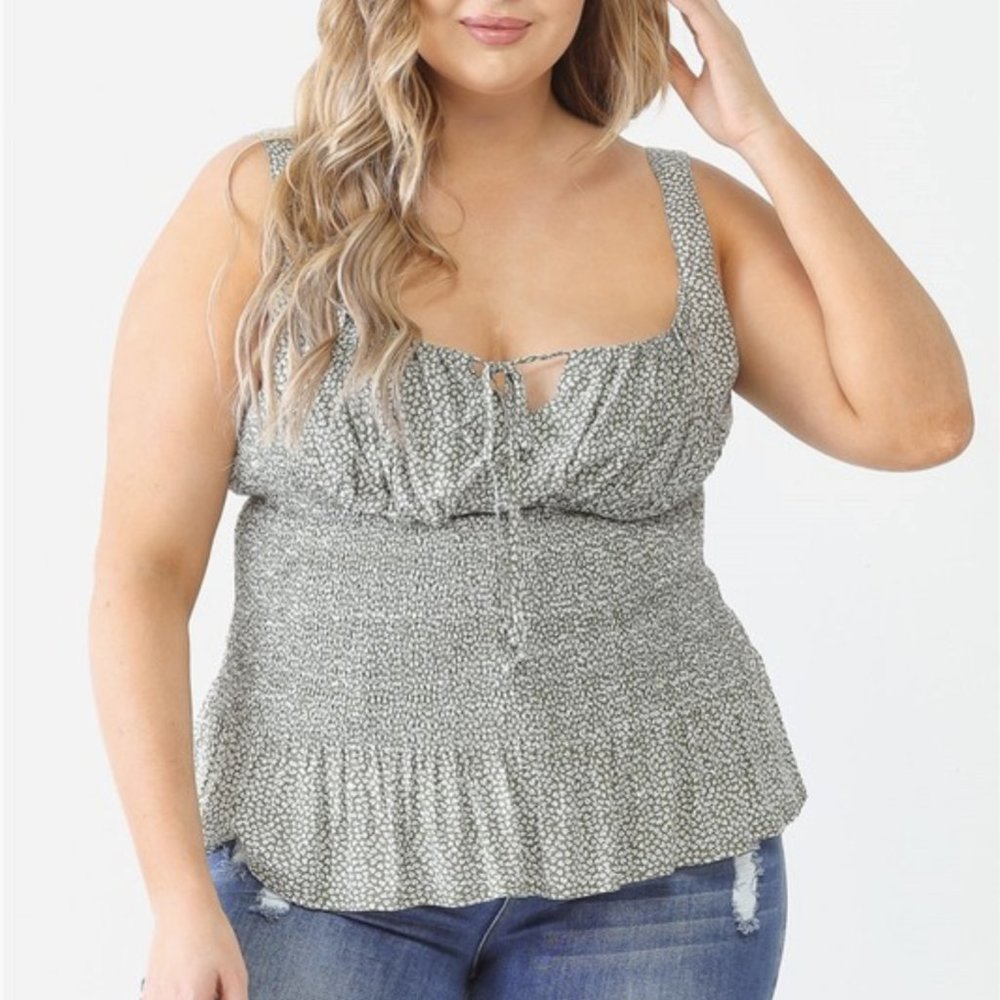 BOGO Gilli Plus Size 3X Sleeveless Floral Sage Green/White Smocked Ruched Top
